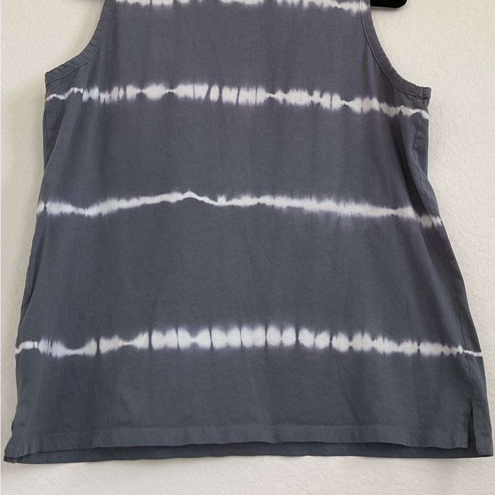 Peloton Tie-Dye Studio Side Slit Muscle Tank in Grey with a Rose Graphic - Picture 9 of 13
